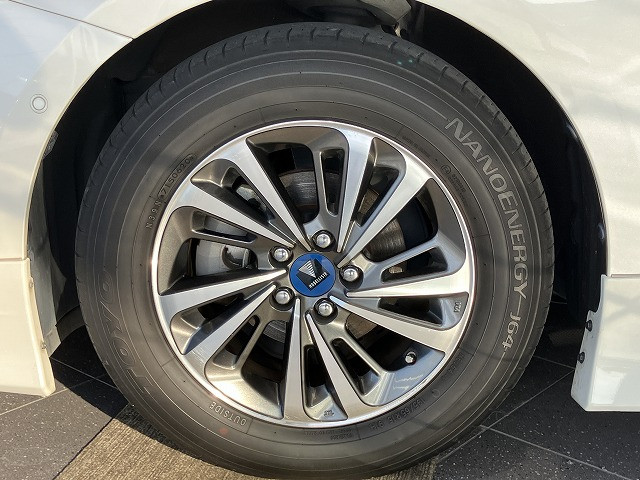 トヨタ プリウス 1.8 Aの中古車