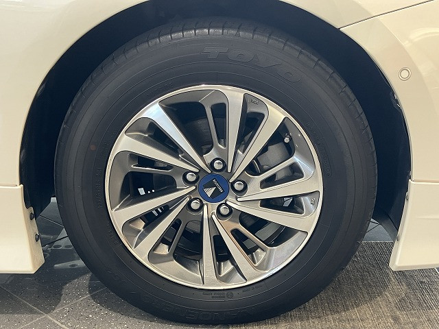トヨタ プリウス 1.8 Aの中古車