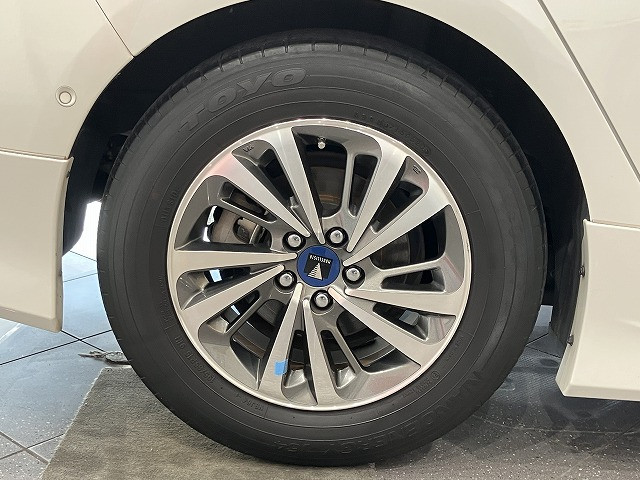 トヨタ プリウス 1.8 Aの中古車
