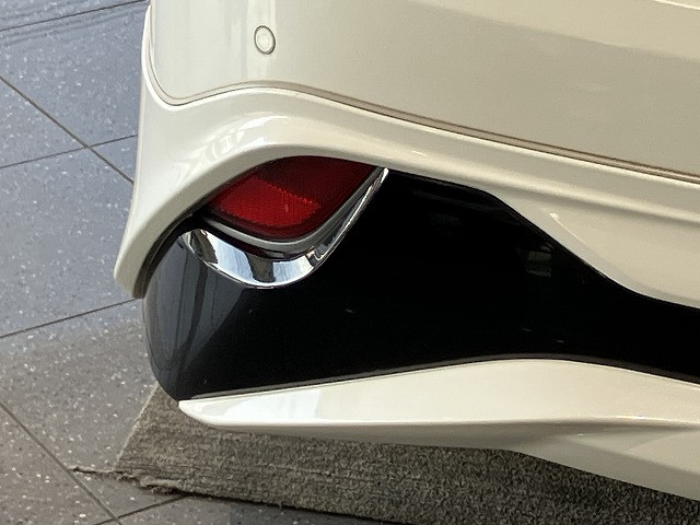 トヨタ プリウス 1.8 Aの中古車