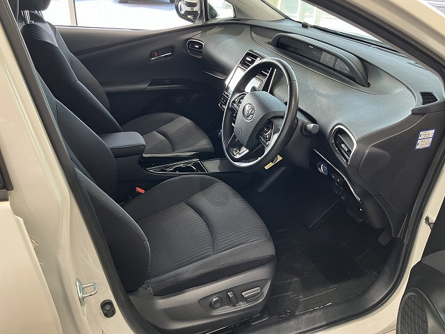トヨタ プリウス 1.8 Aの中古車