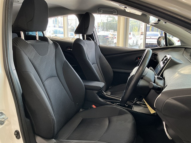 トヨタ プリウス 1.8 Aの中古車