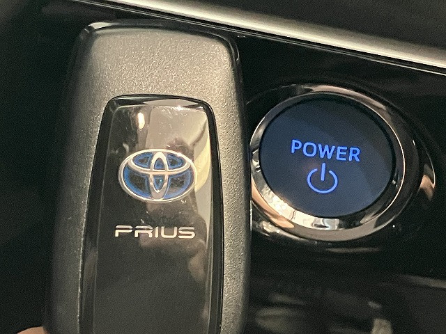 トヨタ プリウス 1.8 Aの中古車