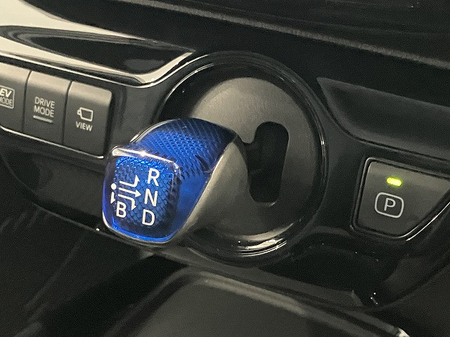 トヨタ プリウス 1.8 Aの中古車