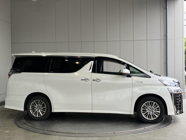 トヨタ ヴェルファイア ハイブリッド 2.5 Z E-Four 4WDの中古車