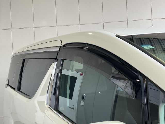 トヨタ ヴェルファイア ハイブリッド 2.5 Z E-Four 4WDの中古車