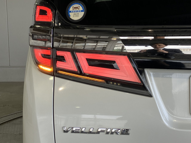 トヨタ ヴェルファイア ハイブリッド 2.5 Z E-Four 4WDの中古車