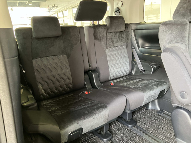 トヨタ ヴェルファイア ハイブリッド 2.5 Z E-Four 4WDの中古車