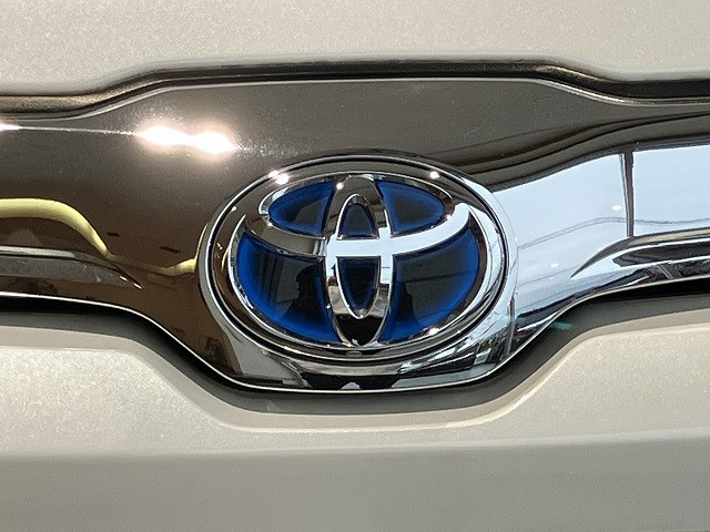 トヨタ ノア 1.8 ハイブリッド Zの中古車