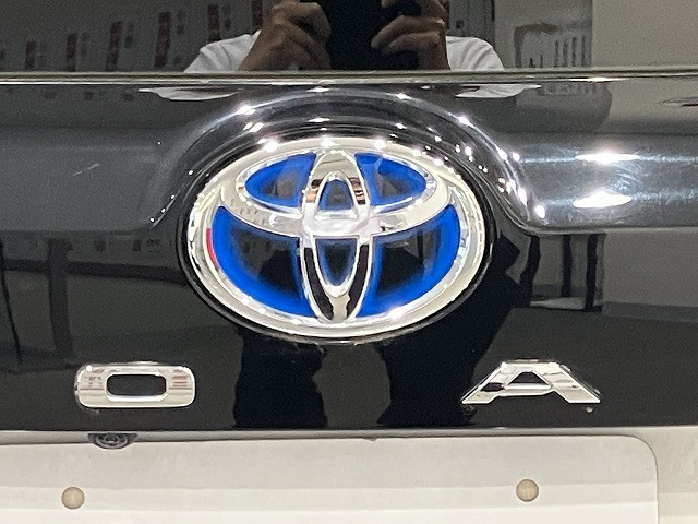 トヨタ ノア 1.8 ハイブリッド Zの中古車