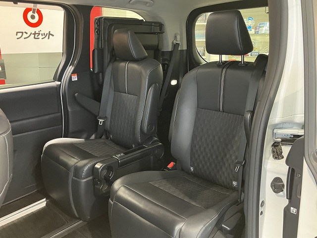 トヨタ ノア 1.8 ハイブリッド Zの中古車