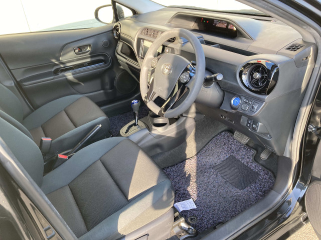 トヨタ アクア 1.5 S スタイルブラックの中古車