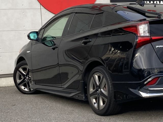 トヨタ プリウス 1.8 S ツーリングセレクションの中古車