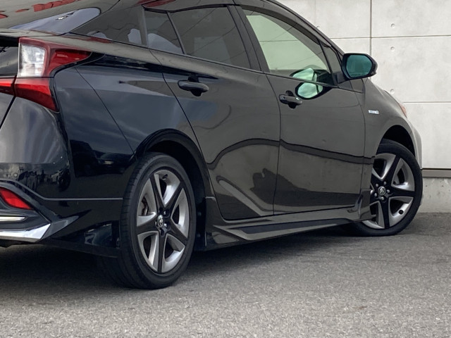 トヨタ プリウス 1.8 S ツーリングセレクションの中古車
