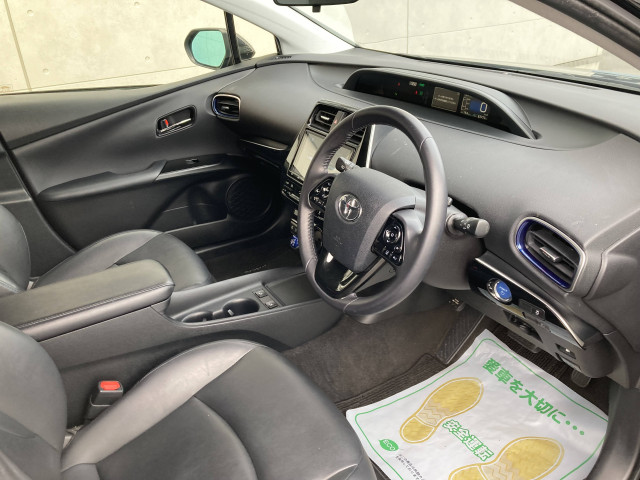 トヨタ プリウス 1.8 S ツーリングセレクションの中古車