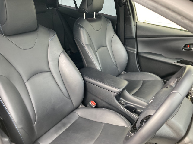 トヨタ プリウス 1.8 S ツーリングセレクションの中古車