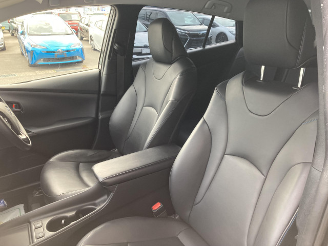 トヨタ プリウス 1.8 S ツーリングセレクションの中古車