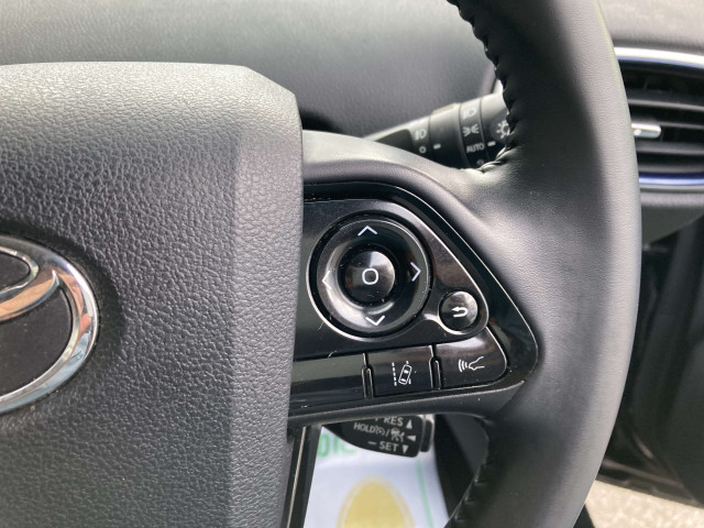 トヨタ プリウス 1.8 S ツーリングセレクションの中古車