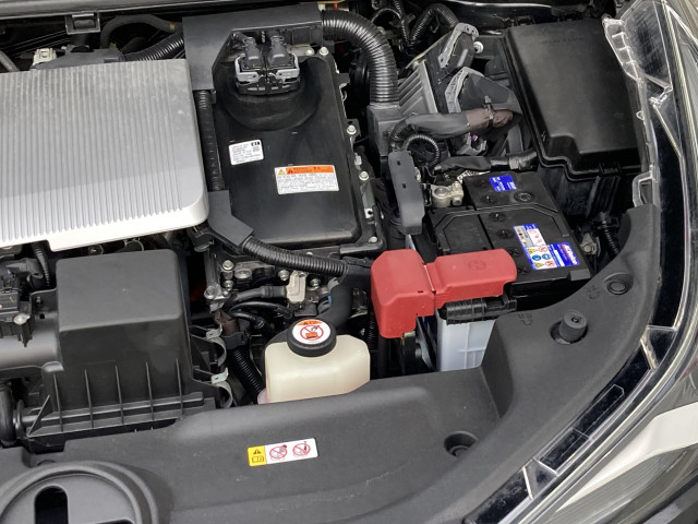 トヨタ プリウス 1.8 S ツーリングセレクションの中古車