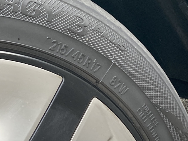 トヨタ プリウス 1.8 S ツーリングセレクションの中古車