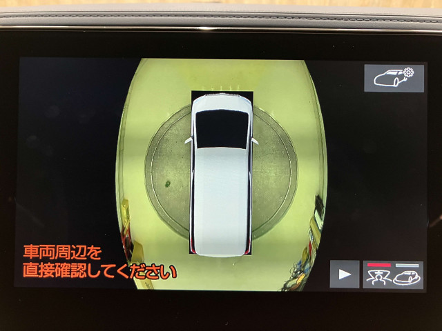 駐車時に後方がリアルタイム映像で確認できます。大型商業施設や立体駐車場での駐車時、夜間のバック時に大活躍です！運転スキルに関わらず、今や必須となった装備のひとつ！