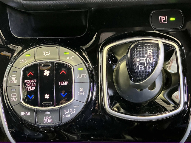 トヨタ ヴォクシー 1.8 ハイブリッド ZS 煌Ⅲの中古車
