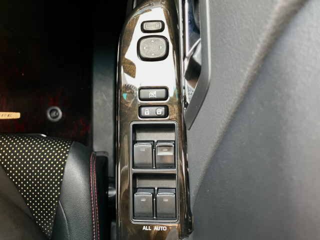 トヨタ ヴェルファイア 2.4 Z ゴールデンアイズⅡの中古車