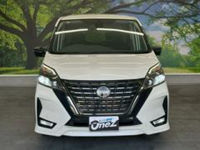 日産 セレナ ハイブリッド ハイウェイスターV アーバンクロム 8人の中古車