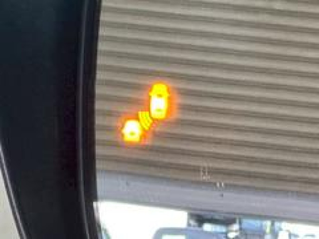 日産 セレナ ハイブリッド ハイウェイスターV アーバンクロム 8人の中古車