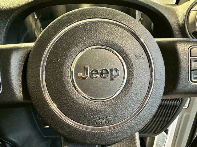 ジープ ラングラー アンリミテッド スポーツ 4WDの中古車