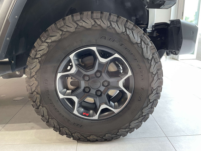ジープ ラングラー アンリミテッド スポーツ 4WDの中古車