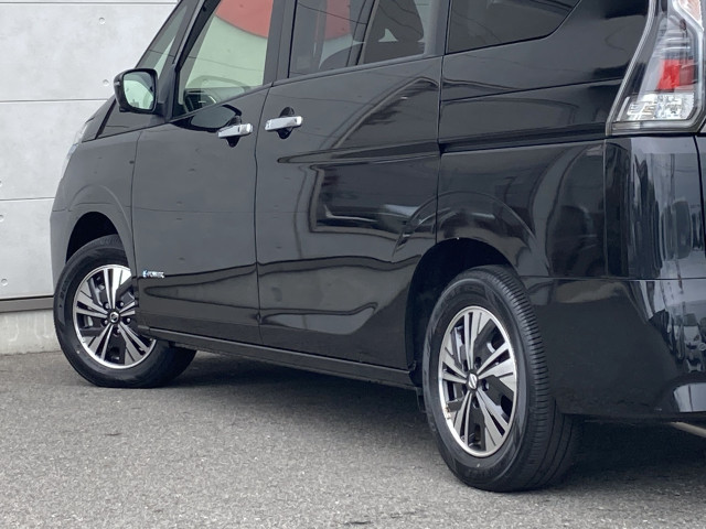 日産 セレナ 1.2 e-POWER XVの中古車