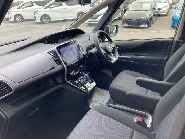 日産 セレナ 1.2 e-POWER XVの中古車