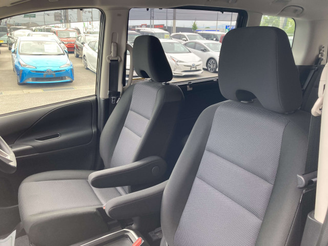日産 セレナ 1.2 e-POWER XVの中古車