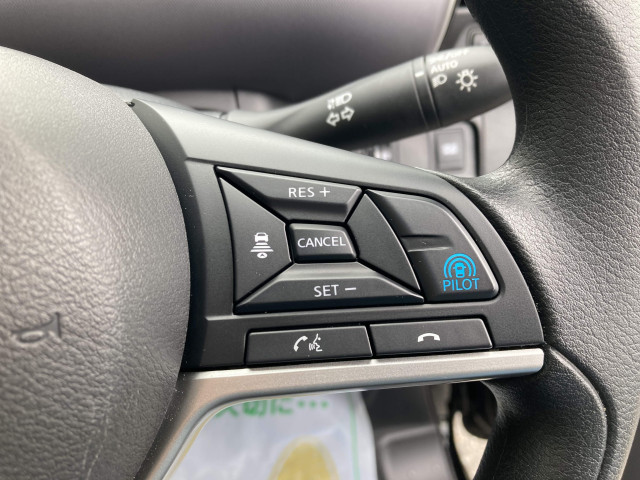 日産 セレナ 1.2 e-POWER XVの中古車