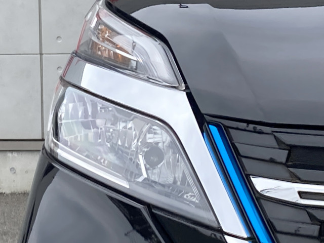 日産 セレナ 1.2 e-POWER XVの中古車