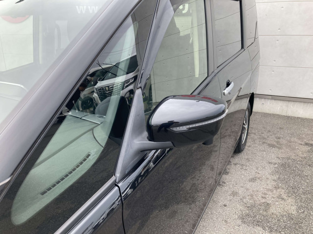 日産 セレナ 1.2 e-POWER XVの中古車