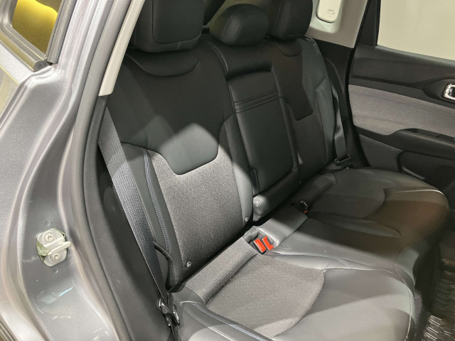 ジープ コンパス ロンジチュードの中古車