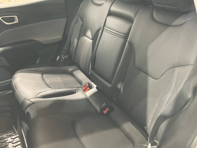 ジープ コンパス ロンジチュードの中古車