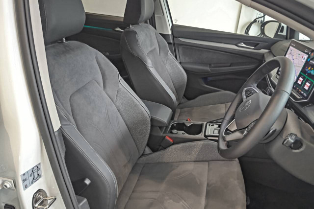 フォルクスワーゲン ゴルフヴァリアント eTSI スタイルの中古車