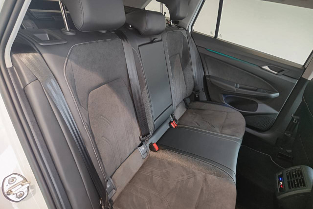 フォルクスワーゲン ゴルフヴァリアント eTSI スタイルの中古車