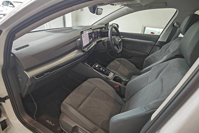 フォルクスワーゲン ゴルフヴァリアント eTSI スタイルの中古車
