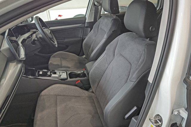 フォルクスワーゲン ゴルフヴァリアント eTSI スタイルの中古車