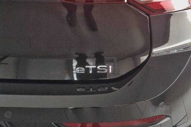 フォルクスワーゲン ゴルフ eTSI Rラインの中古車