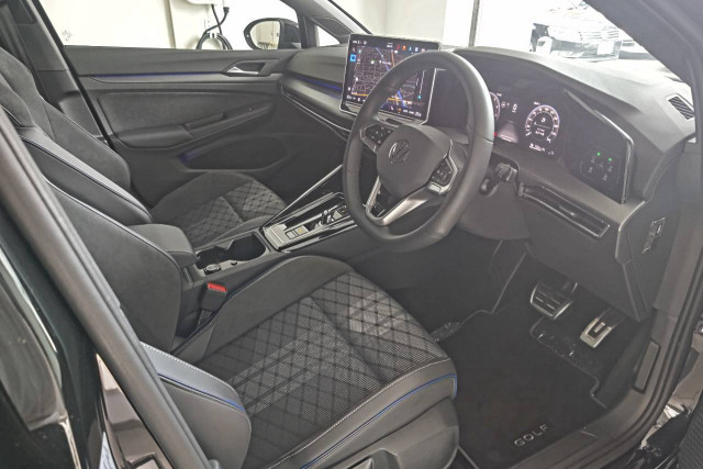 フォルクスワーゲン ゴルフ eTSI Rラインの中古車