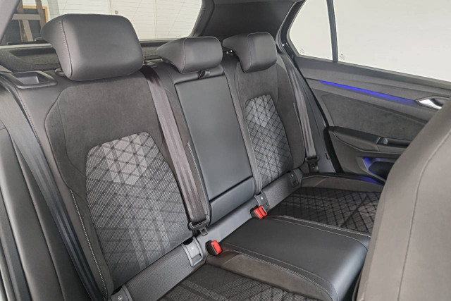 フォルクスワーゲン ゴルフ eTSI Rラインの中古車