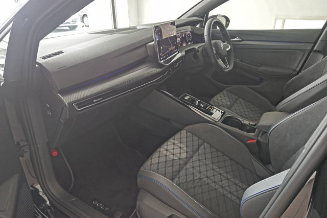 フォルクスワーゲン ゴルフ eTSI Rラインの中古車