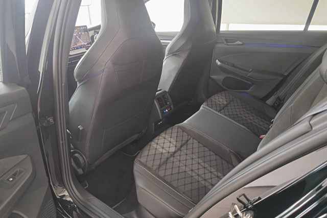 フォルクスワーゲン ゴルフ eTSI Rラインの中古車