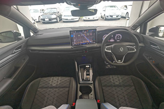 フォルクスワーゲン ゴルフ eTSI Rラインの中古車