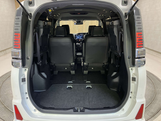 普段のお買い物や通勤、送迎等に十分な荷室スペースを確保しております。大きな荷物の積載も可能です♪